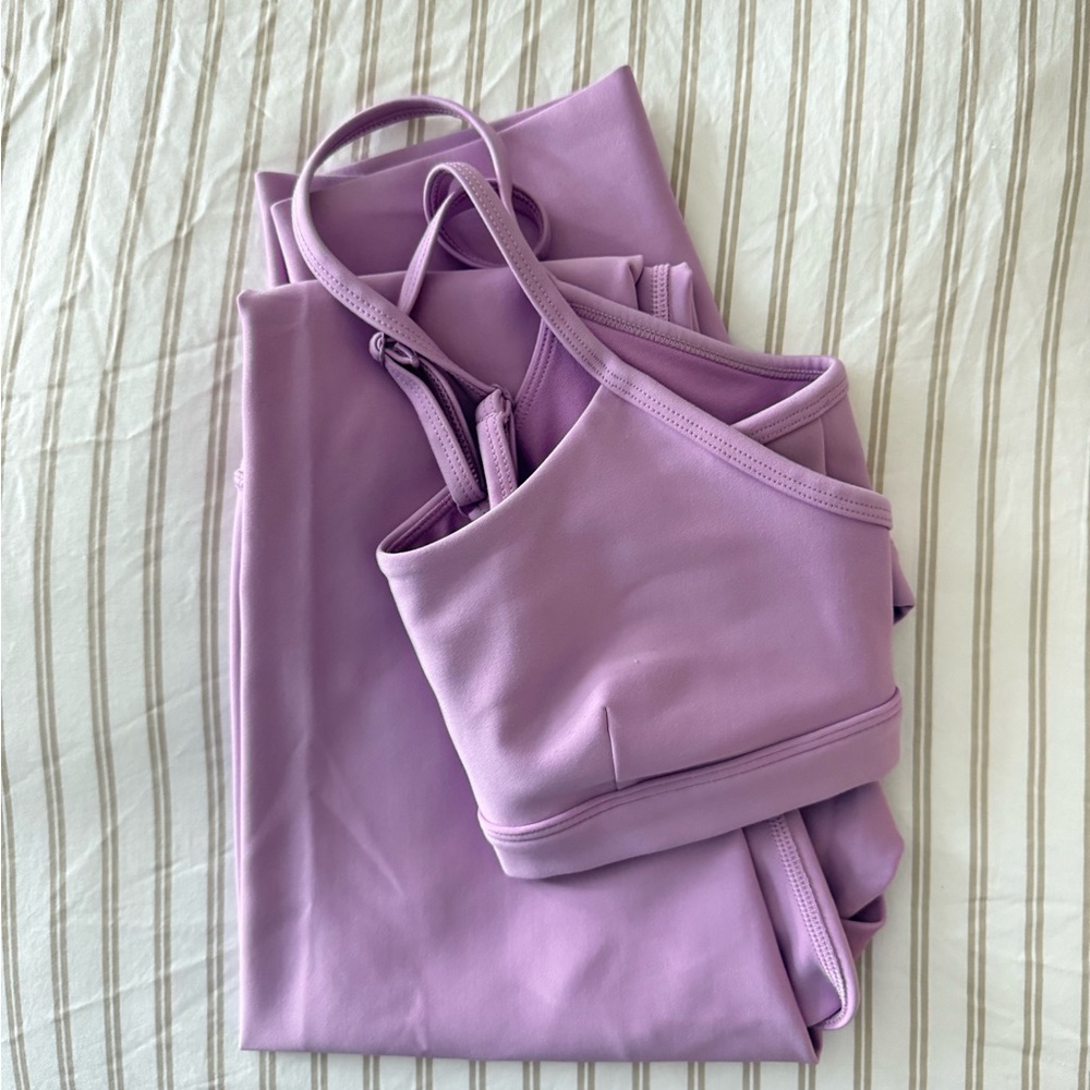 ALO YOGA Airlift Intrigue Bra and 7/8 High Waist Legging Set
